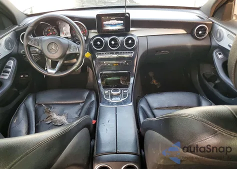 2018 Mercedes-Benz C 350E z USA, uszkodzony, nr VIN 55SWF4HB0JU237465